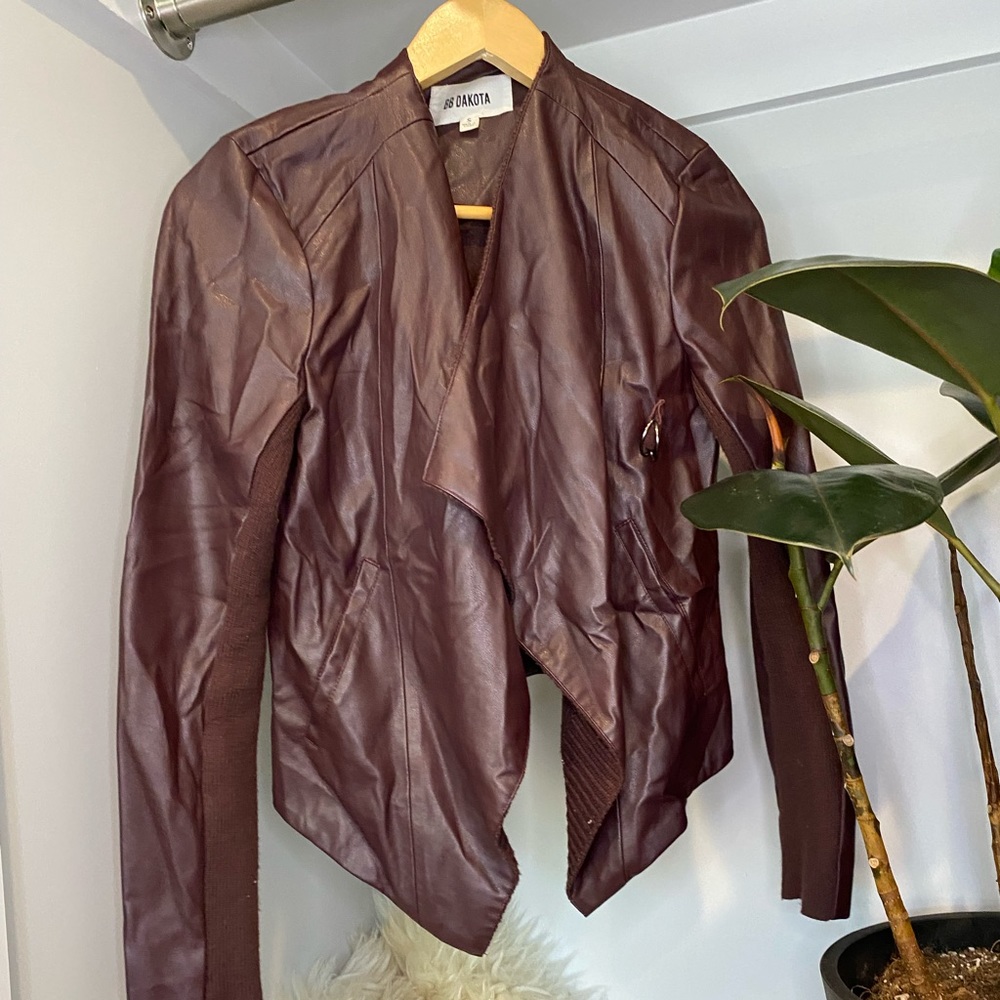 💜Faux leather jacket with knit interior💜